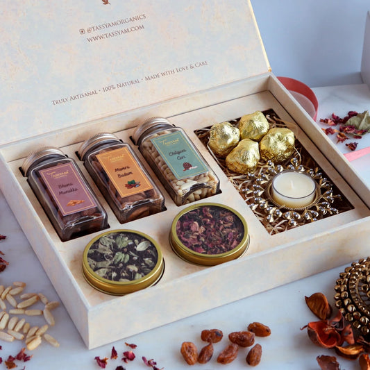Luxury Gift Set of Rich Dry Fruits