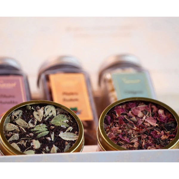 Luxury Gift Set of Rich Dry Fruits